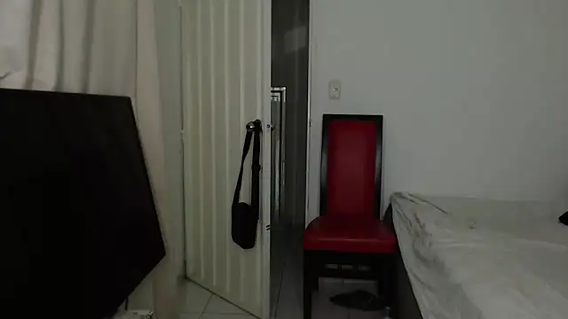 Alex mojica online show from September 18, 2025, 6:26 am