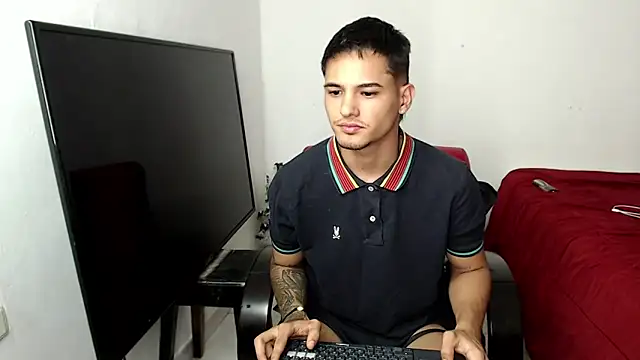 Alex mojica online show from February 1, 2026, 6:01 am