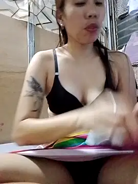 Deliciousgirl14 online show from September 28, 2025, 3:39 pm