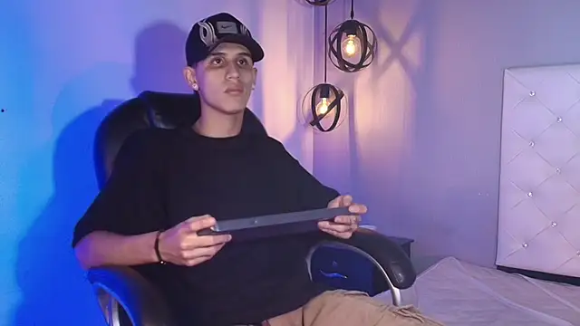  realwav online show from December 14, 2025, 5:46 am