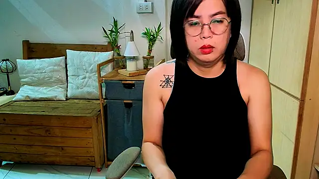 Snapshot of moriliciousxxx chatting on May 25, 2026, 10:49 pm moriliciousxxx online show from May 25, 2026, 10:49 pm