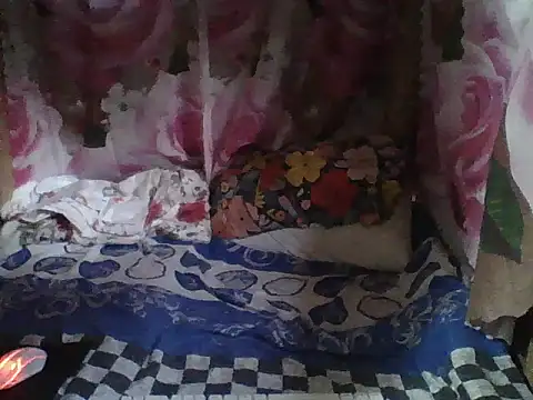 Kristen05 online show from October 6, 2025, 9:45 pm