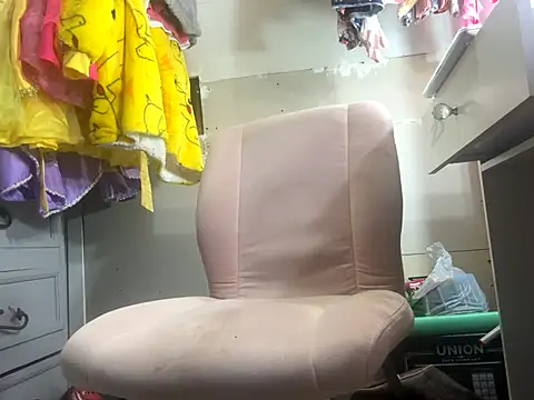 bearcub300 online show from September 13, 2025, 11:59 pm