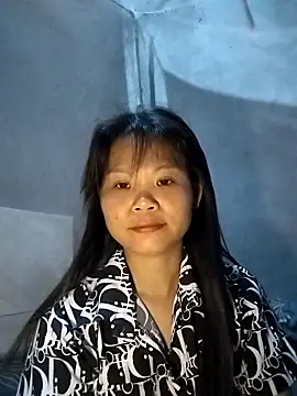 LinhNa999 online show from April 22, 2026, 12:28 pm