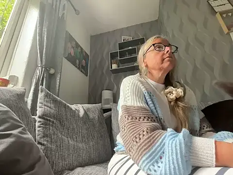 Snapshot of Anastasia-BlondeXX chatting on May 19, 2026, 10:21 am Anastasia-BlondeXX online show from May 19, 2026, 10:21 am