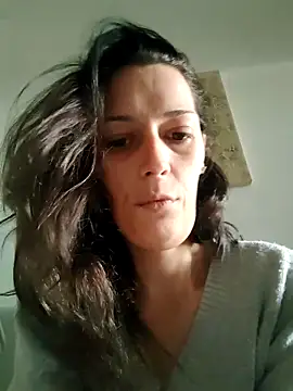 Snapshot of Mila_Luciphya chatting on December 18, 2025, 9:04 am Mila Luciphya online show from December 18, 2025, 9:04 am