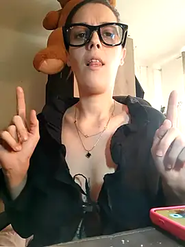 Snapshot of Mila_Luciphya chatting on January 7, 2026, 1:24 pm Mila Luciphya online show from January 7, 2026, 1:24 pm