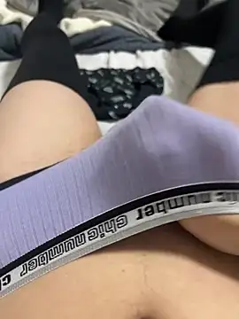 Snapshot of RiRi_20 chatting on February 19, 2026, 2:02 pm RiRi 20 online show from February 19, 2026, 2:02 pm