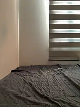 jdorraa1112 online show from December 5, 2025, 1:14 am