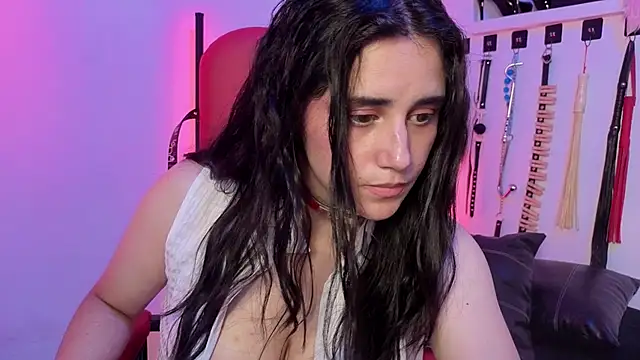 elowen halley1 online show from March 1, 2026, 7:49 pm