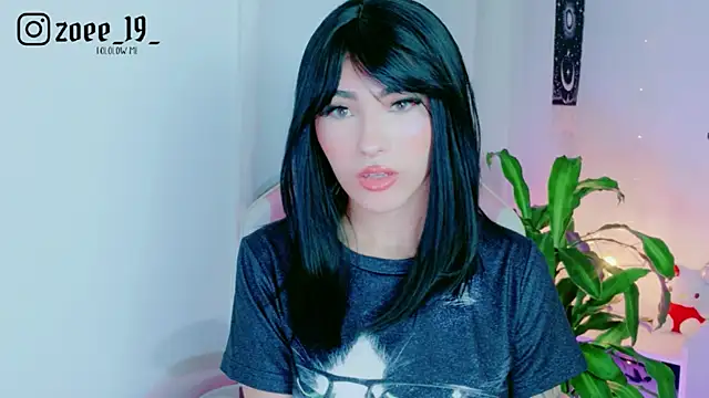 cuteezoe online show from June 1, 2026, 3:41 am