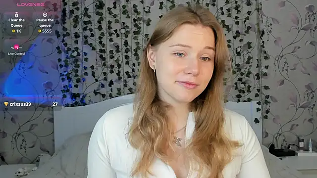  influensii  online show from November 5, 2025, 5:29 am