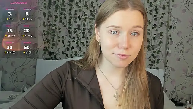  influensii  online show from December 3, 2025, 5:15 am