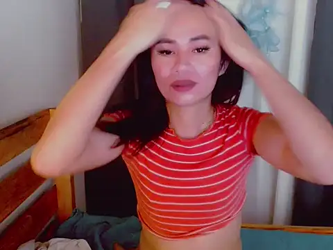 ursweet yummy online show from November 13, 2025, 2:21 am