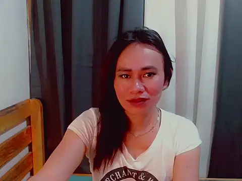 ursweet yummy online show from December 5, 2025, 3:41 pm