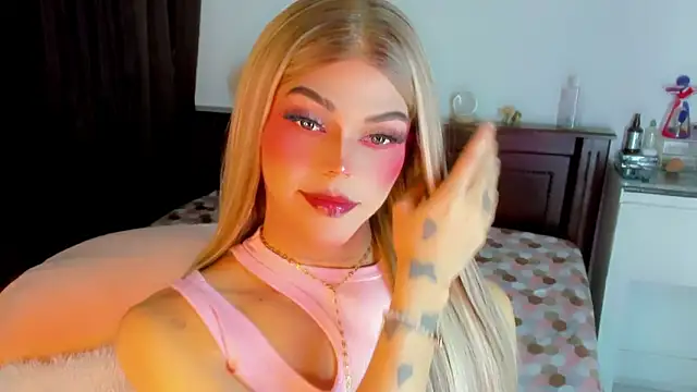 Flora Minx online show from March 7, 2026, 6:32 am