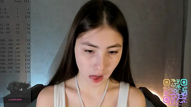 Snapshot of LynetteDanley chatting on November 23, 2025, 5:02 pm LynetteDanley online show from November 23, 2025, 5:02 pm