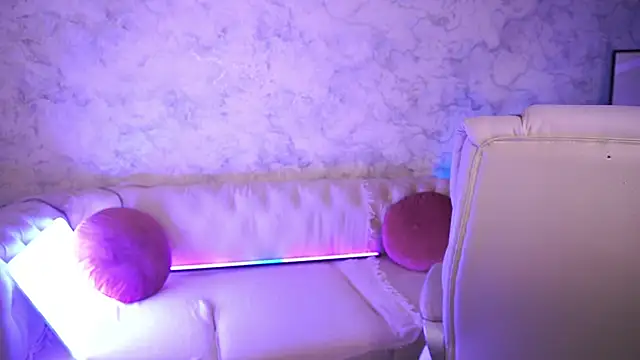 CurlyCandyXX online show from October 24, 2025, 2:02 pm