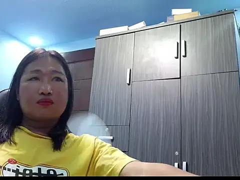 sluttymisuki online show from May 23, 2026, 1:37 pm