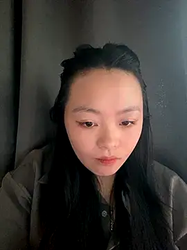 Julia-Elsa online show from September 14, 2025, 6:01 am