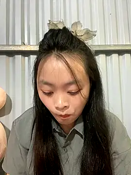 Julia-Elsa online show from September 22, 2025, 3:41 am