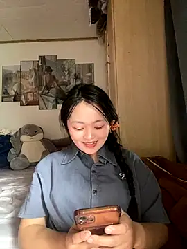 Julia-Elsa online show from September 27, 2025, 4:06 am