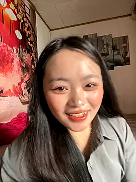 Julia-Elsa online show from October 7, 2025, 4:20 am