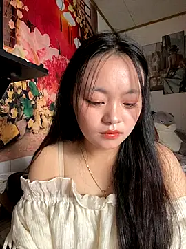 Julia-Elsa online show from October 12, 2025, 4:33 am