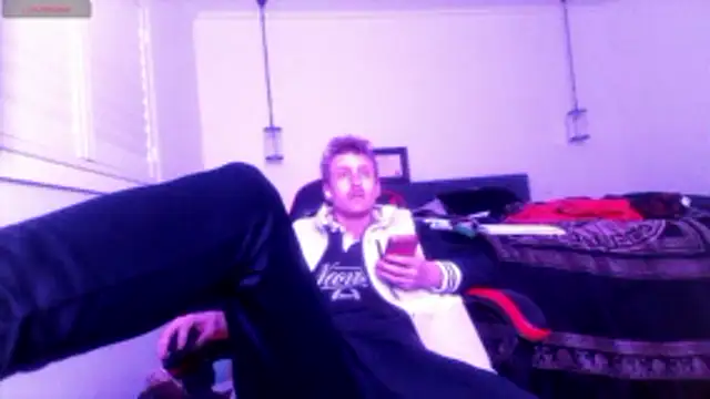 Snapshot of OFFICAL_DICKEDDOWNUNDER chatting on June 9, 2026, 4:40 pm OFFICAL DICKEDDOWNUNDER online show from June 9, 2026, 4:40 pm