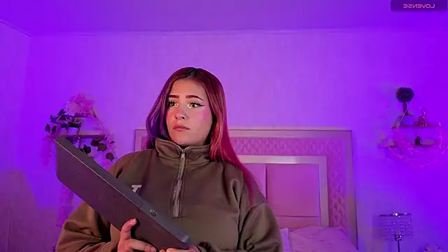 AlanaOdison online show from October 20, 2025, 5:19 am