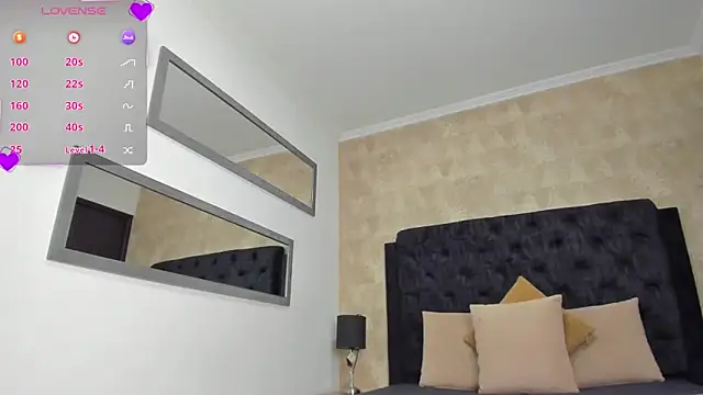 Layla Mackenzie online show from March 31, 2026, 4:57 am