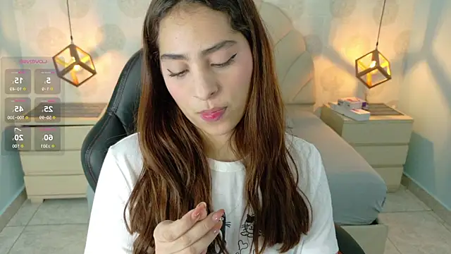 AIXATRISTA1 online show from November 13, 2025, 7:35 pm