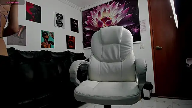 lycoris 19 online show from October 2, 2025, 8:49 pm