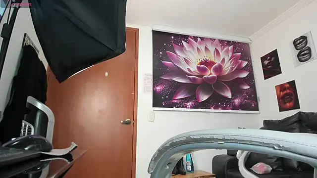 lycoris 19 online show from October 6, 2025, 8:50 pm