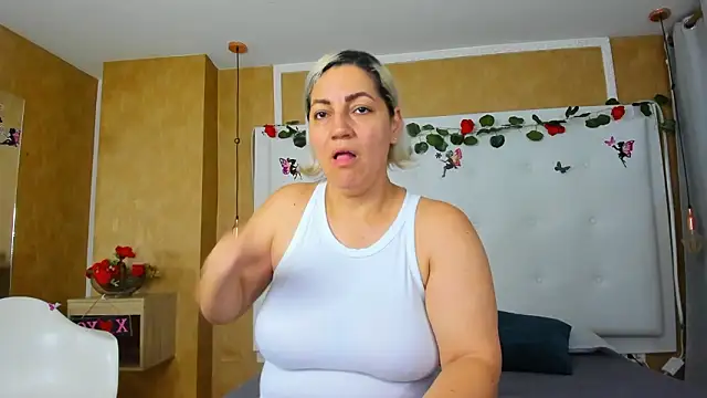 Heidy milf online show from February 26, 2026, 8:41 pm