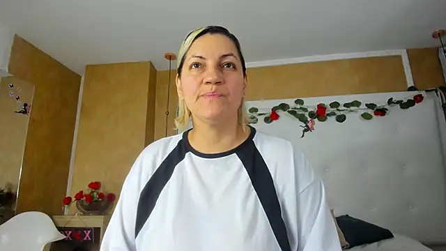 Heidy milf online show from March 28, 2026, 8:30 pm