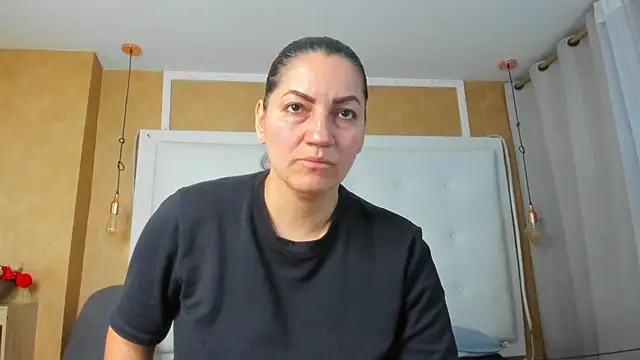 Snapshot of Heidy_milf chatting on June 23, 2026, 8:18 pm Heidy milf online show from June 23, 2026, 8:18 pm