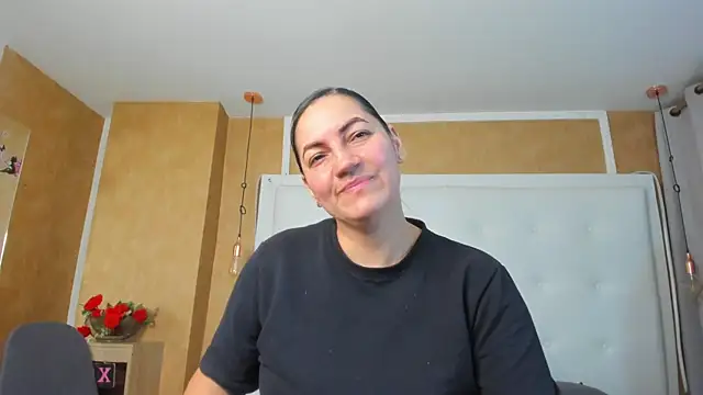 Snapshot of Heidy_milf chatting on July 6, 2026, 8:44 pm Heidy milf online show from July 6, 2026, 8:44 pm