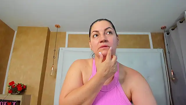Snapshot of Heidy_milf chatting on July 9, 2026, 8:35 pm Heidy milf online show from July 9, 2026, 8:35 pm