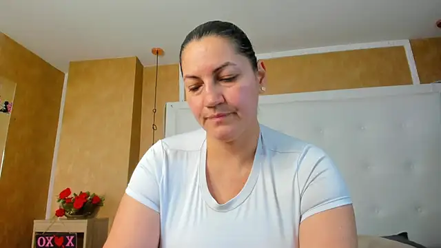Snapshot of Heidy_milf chatting on July 10, 2026, 8:33 pm Heidy milf online show from July 10, 2026, 8:33 pm