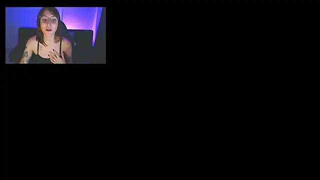 Snapshot of Yulienneg chatting on June 5, 2026, 1:56 am Yulienneg online show from June 5, 2026, 1:56 am