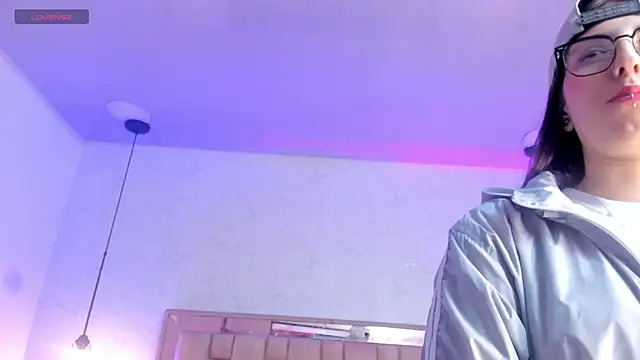 ScarlettRox online show from April 21, 2026, 2:51 am