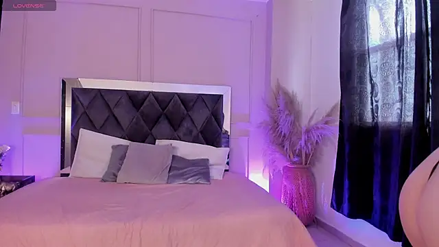 Snapshot of sweet_tamara_ chatting on October 25, 2025, 7:41 pm sweet tamara online show from October 25, 2025, 7:41 pm