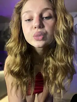 Emaline Fane online show from April 3, 2026, 8:29 pm