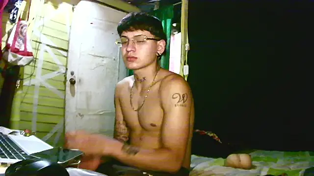 Ebebyjuan online show from May 3, 2026, 11:44 pm