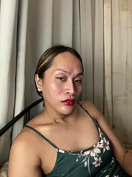 RomanticPearlTS online show from March 12, 2026, 4:18 am