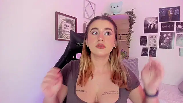 Lana Herondale online show from September 17, 2025, 1:35 pm