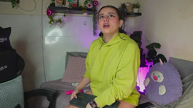 Lana Herondale online show from March 12, 2026, 2:29 am