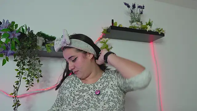 Snapshot of Lana_Herondale chatting on June 4, 2026, 3:23 am Lana Herondale online show from June 4, 2026, 3:23 am