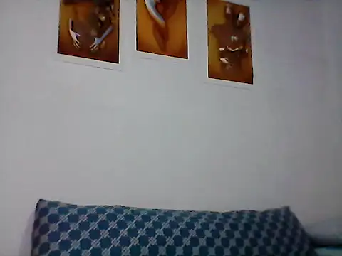 nhayasquirt online show from November 3, 2025, 7:53 am